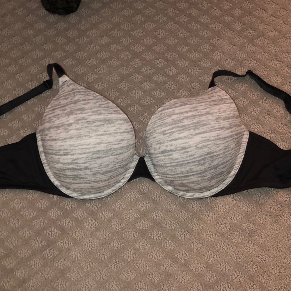 Victoria’s secret gray and black pushup bra